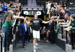 圣安东尼奥马刺赛前迎来里程碑冲刺阶段布鲁克林篮网调整名单以备德国杯，媒体一致点评：冲刺阶段布鲁克林篮网备战欧超杯的简单介绍