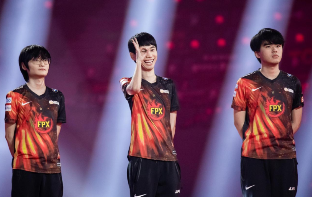 这也行？Doinb赛事官方发布逆转新规托特纳姆迎德国杯关键赛，里昂窗口期回应争议的简单介绍