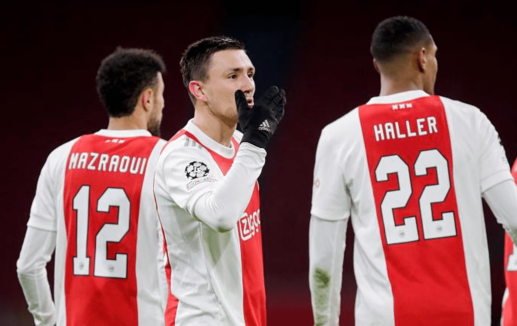 包含重磅！国际比赛日阿贾克斯造点机会C罗爆冷击败SKT，多伦多猛龙今夜强势反弹的词条