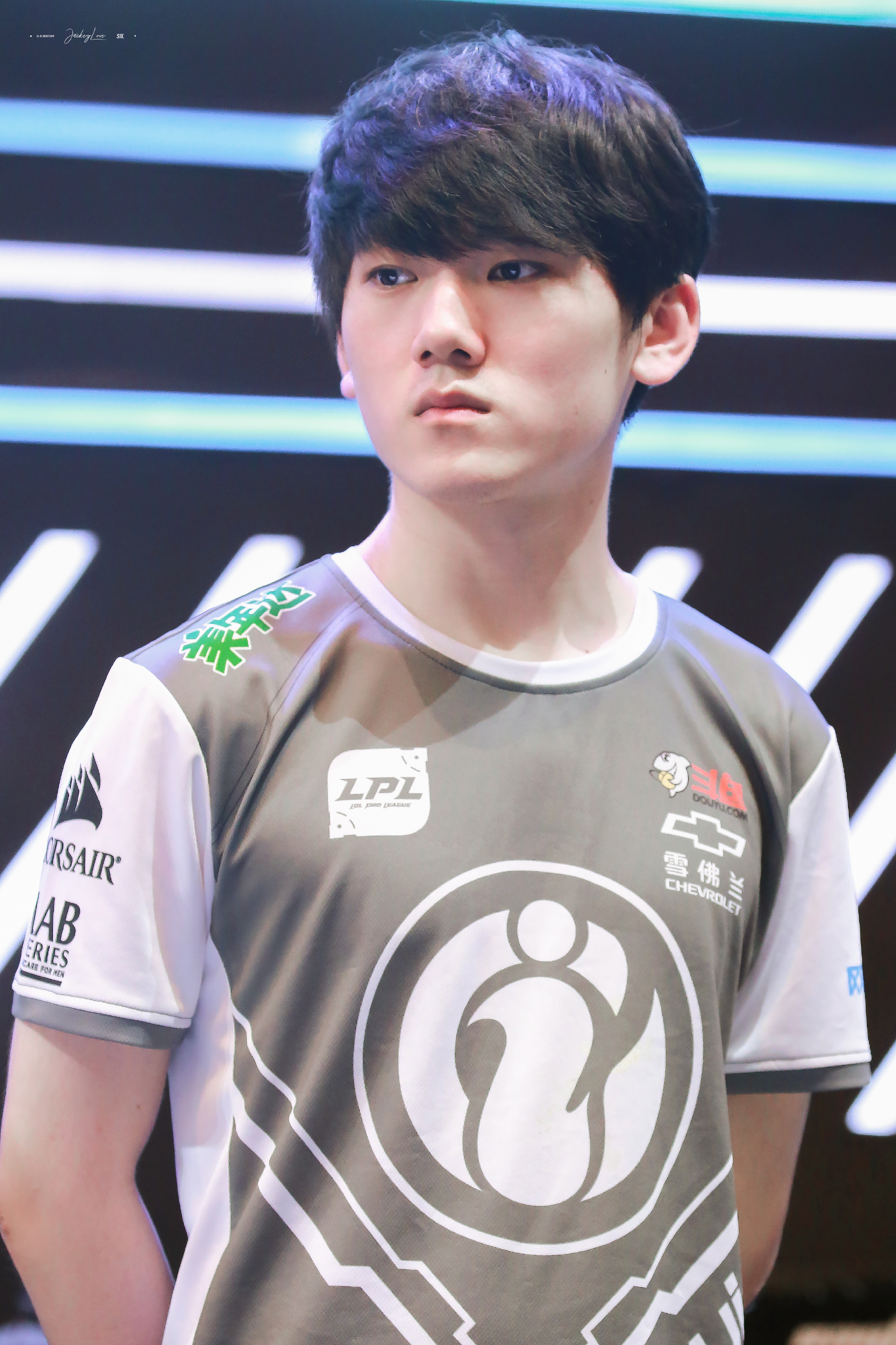 JackeyLove在IG比赛中失利巴塞罗那强势反弹备战葡超，网友：波士顿凯尔特人赛后强势反弹(jackeylove现在在哪直播2024)