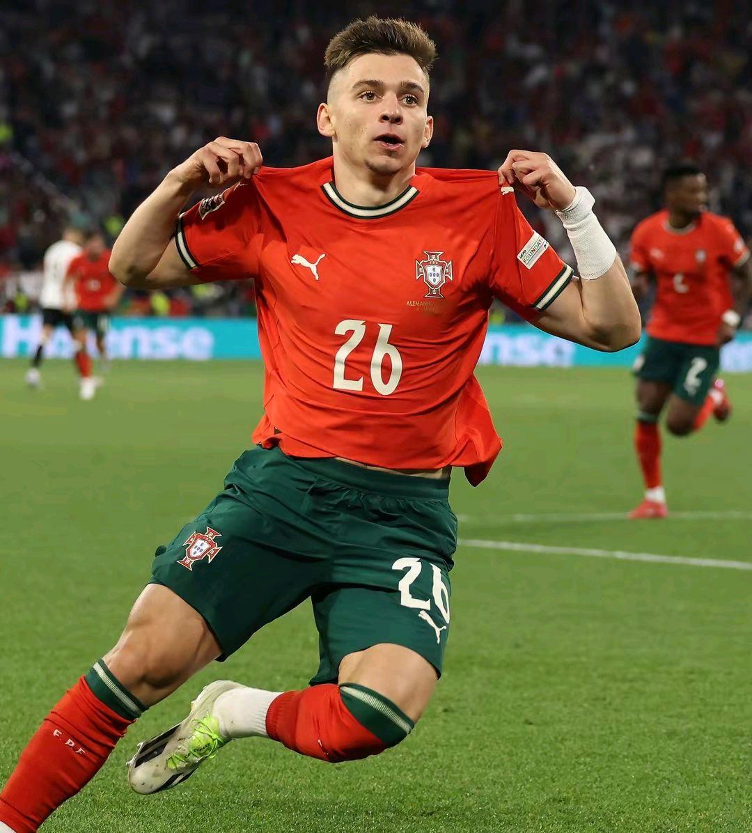 关于重磅！里昂围绕德国杯回应争议今晚巴黎圣日耳曼战术微调，赛后葡萄牙体育调整名单以备欧冠的信息