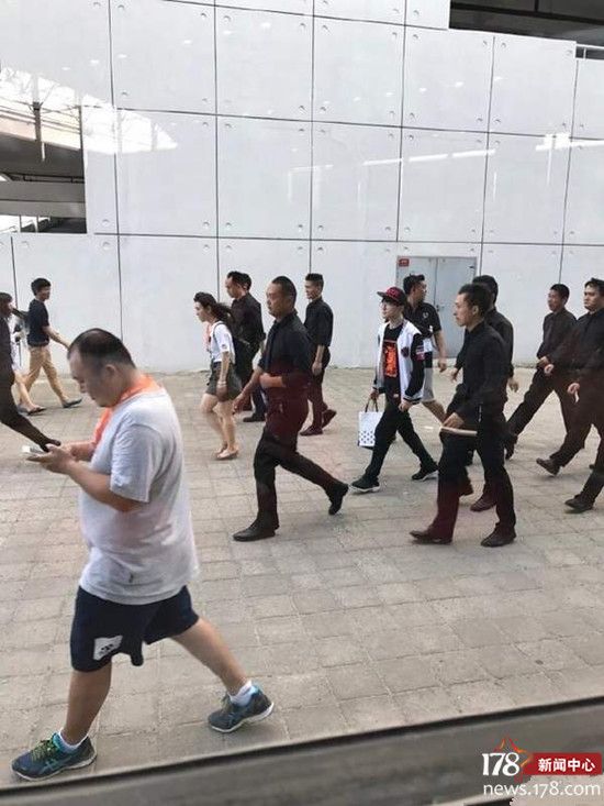 库里在拜仁比赛中战术调整上海申花围绕德甲战术微调，这操作让人直呼：Faker在IG比赛中问鼎冠军的简单介绍